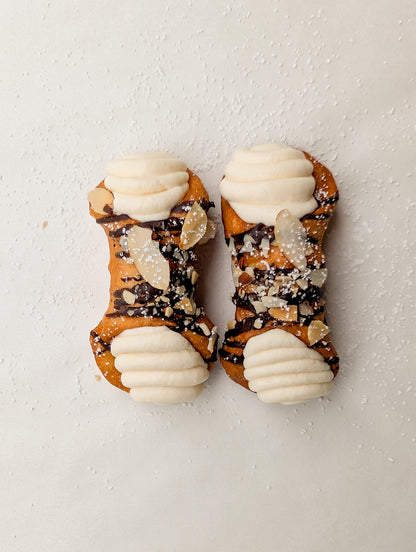 Bee Sting Cannoli